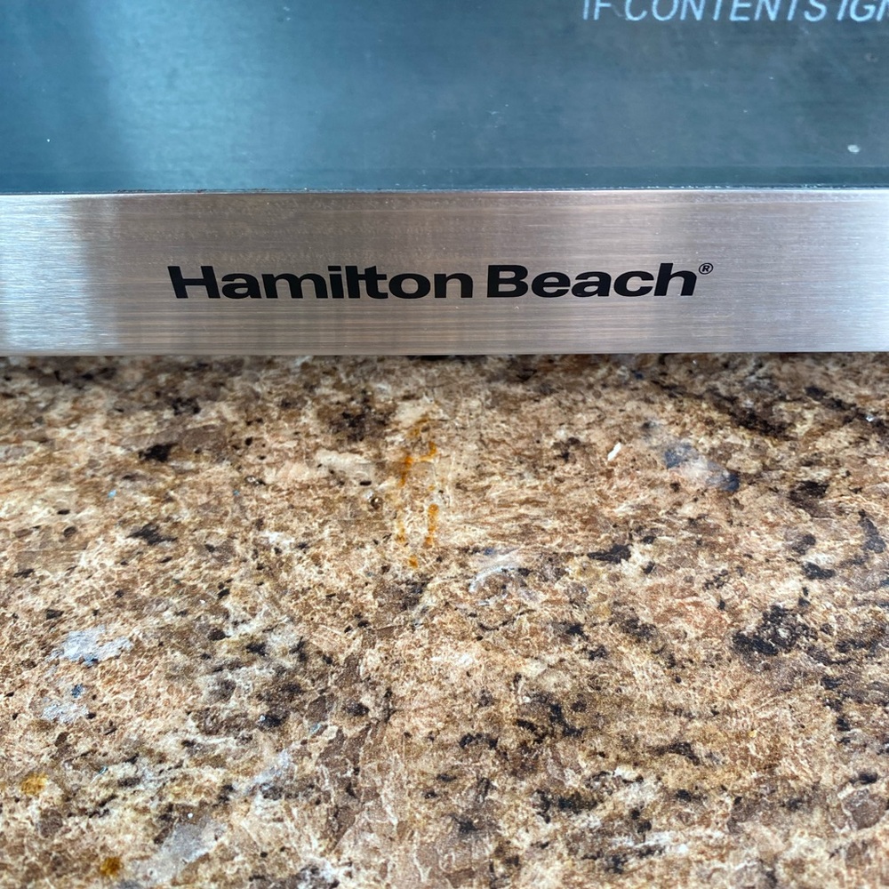 Hamilton Beach Silver‎ Toaster Oven with Black Accents - Picture 7 of 11
